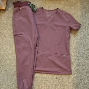 Figs Women's Pink Scrub Set